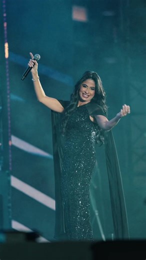 Day 2 of Weekend 3 at e& DSF Nights delivered another memorable evening at Festival Bay. The night began with DJ Ike setting the rhythm, followed by the Imagine DSF Edition Show and fireworks lighting up the waterfront. DJ Rodge kept the energy going, leading into a live performance by Ruby later in the night. The celebrations continue at Dubai Festival City Mall, with e& DSF Nights taking place every day at Festival Bay until 11 January, from 5 PM onwards. جاء اليوم الثاني من عطلة نهاية الأسبوع