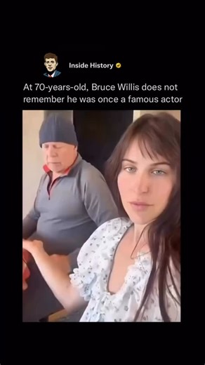 At 70, Bruce Willis is reportedly in the advanced stages of frontotemporal dementia, a neurological condition that affects language, behavior, and memory. According to multiple reports, the illness has progressed to the point that he often no longer recognizes the extent of his past fame as one of Hollywood’s most celebrated actors. Willis retired from acting in 2022 after being diagnosed with aphasia. His family later shared that the condition had evolved into frontotemporal dementia. Since the