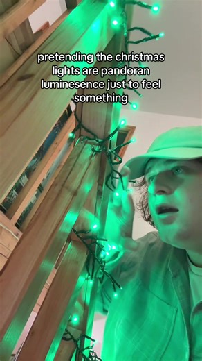 Experience Pandora: Avatar and Holiday Lights Connection