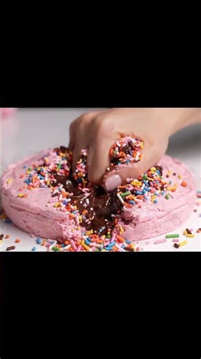 Looks simple… but wait 😱💥 #shorts #smashbliss #cakesmash #satisfying