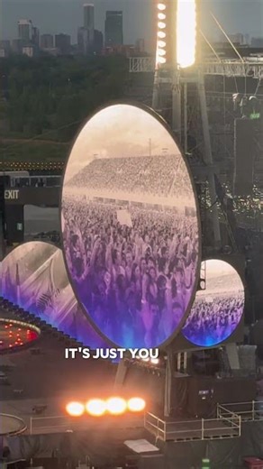 Chris Martin Calls Toronto His “New Home”! 🇨🇦 Coldplay Concert 2025 Reaction (50,000 Fans!)#shorts