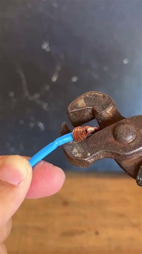 Learn the best way to cut wires with pliers #AmericanBuilds #SmartFix #DIYRepair