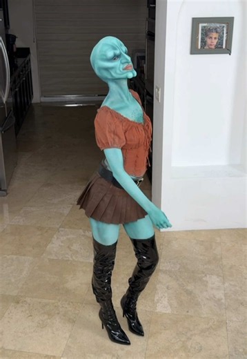 Halloween costume reveal #halloween #costumeideas #nataliereynolds #spongebob #handsomesquidward