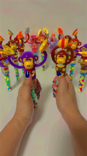 MOST SATISFYING WACKY MONKEY TOY FILLED WITH CANDY