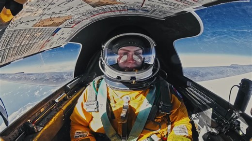 Watch a US Air Force U-2 spy plane climb to 70,000 feet above Earth