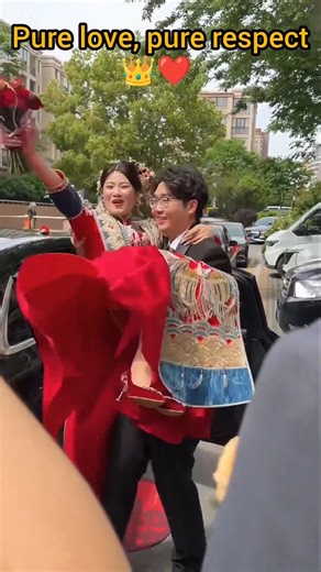 Groom Carries His Newly Wed Bride with Pure Love ❤️