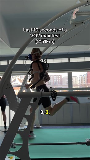 What the last 10 seconds of a VO2 max should look like 😫 #running #test #fitness #training #marathon