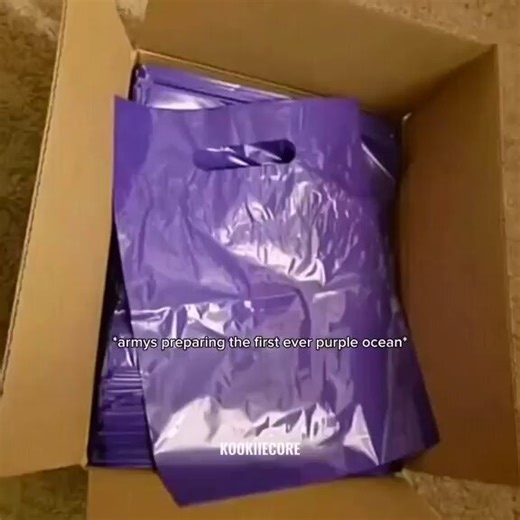 Throwback to when Armys covered their army bombs with purple bags and revealed the first-ever purple ocean for BTS during “2! 3!” performance and this was the same day Taehyung defined Borahae. This was truly a once in a lifetime moment.