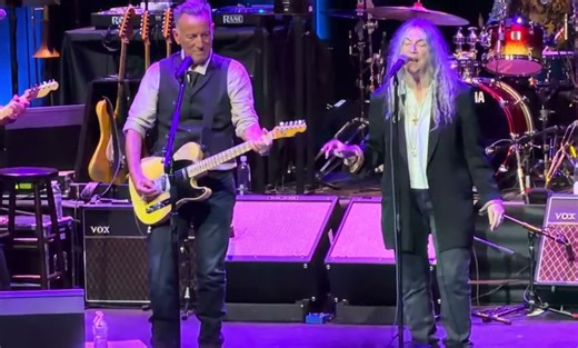 Bruce Springsteen brings out Patti Smith and Dr. Dre at American Music Honours
