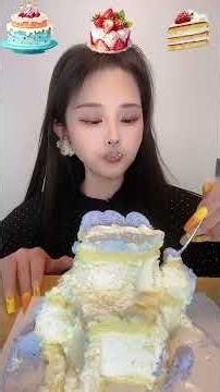 Asmr🍰Eating 🍰Minimalist Smile Cream Cake: Every Bite Is Full of Mellow Milky Flavor！ #ASMR