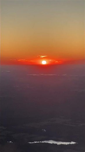 Why I Always Choose The Window Seat! ✈️😍 #Travel #Sunset #shorts