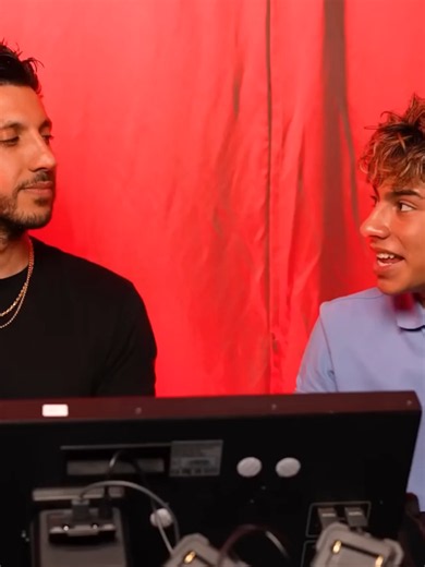 Somebody STOLE MY Phone in Front of me.. #theroyaltyfamily #tiktokusa #fyb