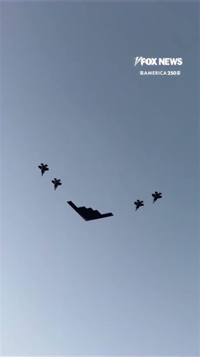 B-2 bomber performs PATRIOTIC FLYOVER at Freedom 250 event #shorts #us #america250 #foxnews