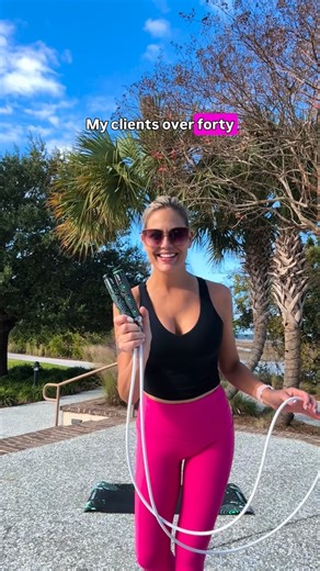 Jen Edwards: Fitness Trainer | Health Coach | Home Workouts on Instagram: "My clients and I are loving the weighted Crossropes! A Crossrope weighted jump rope engages more muscles, burns more calories, and builds more strength than a regular jump rope🔥🔥🔥 The ropeless jump rope is a fantastic option for those who want more versatility with their jump rope experience. Low-impact cardio exercises become more effective with the addition of the weighted ropeless jump rope. If you are looking for a