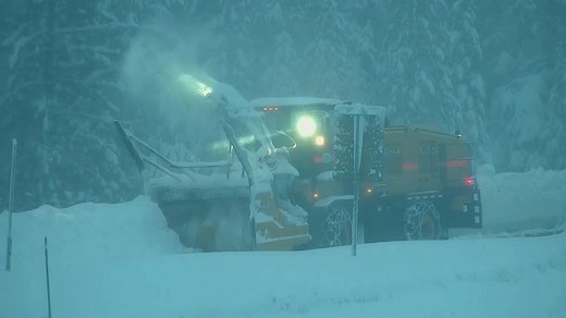 Snow batters US coasts after Christmas