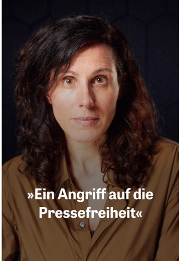 Das LKA Hamburg hat 160 Stunden Rohmaterial des Podcasts »House of Block« sichergestellt. Zuerst waren Beamte in den Redaktionsräumen der ZEIT erschienen, danach bei Kriminalreporterin Anne Kunze zu Hause in Berlin. Das ist ein Angriff auf die Pressefreiheit, wie es ihn seit Jahren nicht gegeben hat. Die ZEIT wird sich mit allen rechtlichen Mitteln dagegen zur Wehr setzen. Video: Anne Kunze, Sven Wolters Mit Unterstützung von: Max Boenke, Leonie Daumer, Constanze Kainz, Isabella Kugge #Zeitverbr