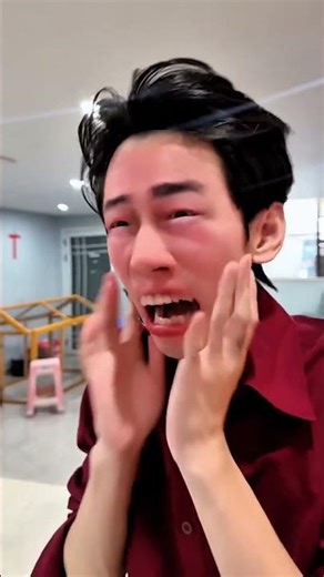 What's wrong with the clown's face?#funny