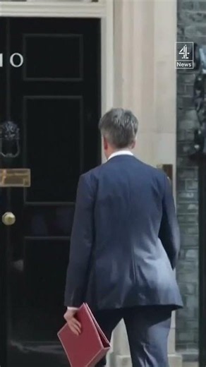 Sir Keir Starmer holds first cabinet meeting since resignation