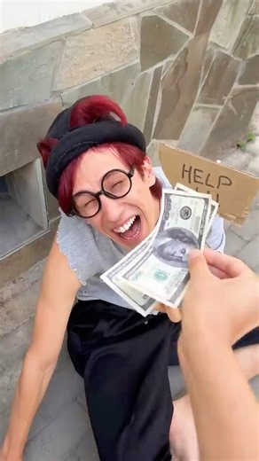 Poor Guy is crying - why? 😭💸