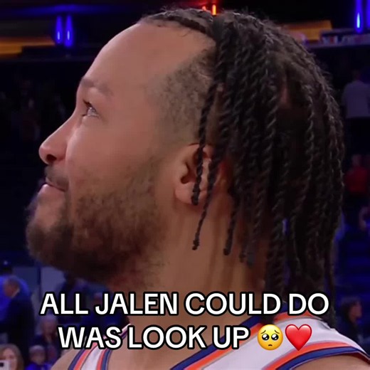 Jalen Brunson emotional moment: Knicks banner reaction