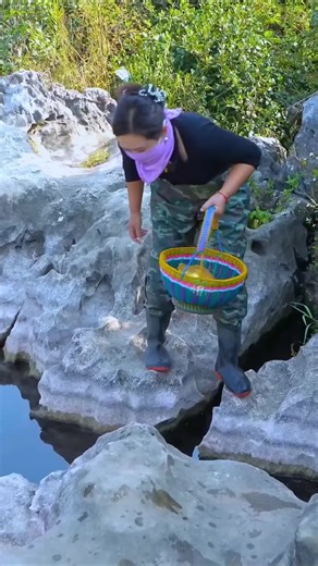 😱🎁 Pry open the sparkling giant golden clam — dazzling pearls inside, rare and incredibly precious! #Pearl #GiantClam #treasurehunter #asmr #fyp