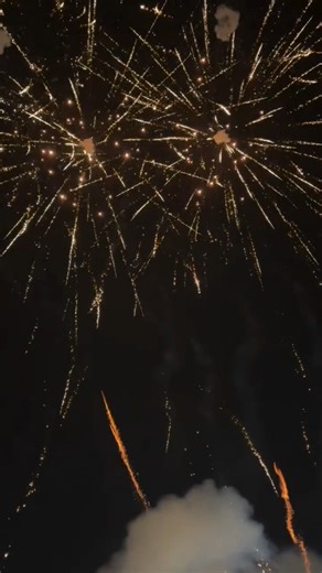 4 inch biggest shell sky shots 😱🎆 || please subscribe 🙏|| #shorts #viral #trend #fireworks #crackers