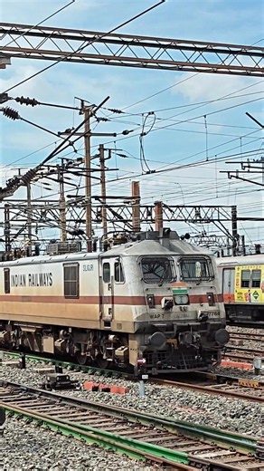 Powerful WAP-7 Electric Locomotive in Action ⚡🚆