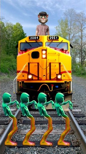 Blue colour full alien Auto Fire Railway dance vs attack yellow colour train víx funny video