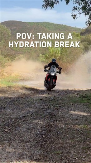 Johnny Aubert showing us how to do a hydration break properly…