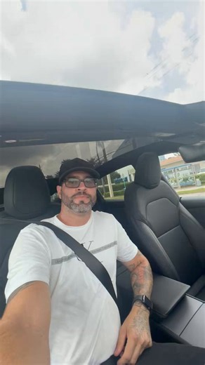 The first Unsupervised @Tesla Model Y robotaxi rides in Miami have begun.