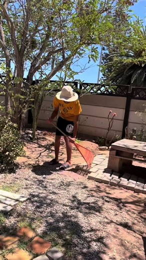 Weekend vs. Weekday Life: A Hilarious Comparison