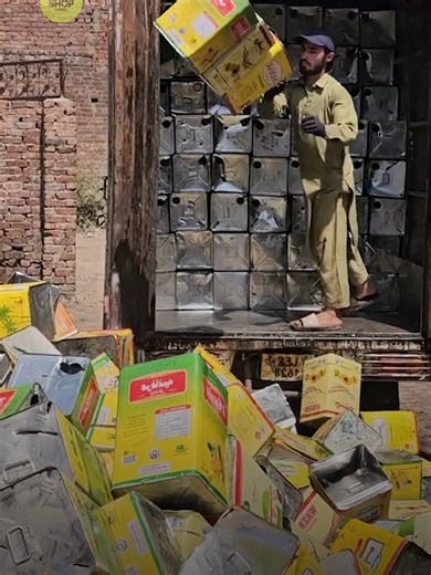 Recycled Cooking Oil Tins Become New Boxes