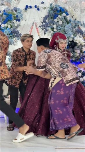 malah ganti peran😅