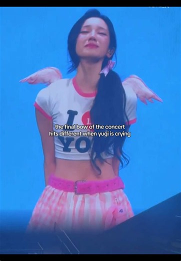Yuqi (G)I-DLE emotional concert moment — fans react