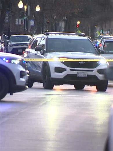 A SWAT team is responding to a disturbance on Chicago's Northwest Side on Sunday morning. Video from the scene in the city's Irving Park neighborhood captured SWAT team members, along with Chicago police officers and squad cars near West Addison Street and North Karlov Avenue. #news #chicago #chicagonews