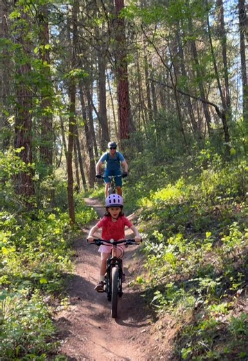 She found her flow state and fell in love with mountain biking tonight. It took years to get here, and it took us following her lead. ✨ Emi learned to ride a pedal bike at 3, and she’s always liked biking, but mountain biking—especially the downhill—and really any kind of speed on a bike intimidated her. We stuck with it, but on her terms. Getting good at mountain biking wasn't the goal. I just didn’t want her to miss the opportunity to discover whether it was for her once she had enough confide