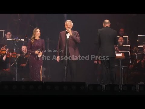 Italian tenor Bocelli celebrates 30th anniversary of 'Romanza' album with free concert in Mexico