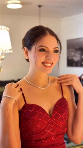 Priyanka Bajaj Sibal | Mrs India on Instagram: "A single diamond, timeless elegance, and a sparkle that speaks for itself. Solitaire One at Malabar ✨💎 @malabargoldanddiamonds_me @malabargoldanddiamonds #contemporarydiamondjewellery #solitairediamonds #malabargoldanddiamonds"