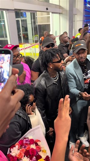 Happening Now: Diamond Platnumz live in Uganda ahead of his Retro Tour Concert at Lugogo Cricket Oval #diamondplatnumz #diamondplatnumzliveinuganda #diamondplatnumzugandaconcert #diamondplatnumzugandaretrotour #bricepromotionz