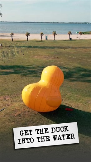 Get the duck into the water 🐤⏱️ #taskmaster #taskmasterNL