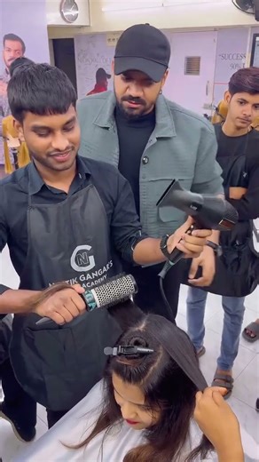 Blowdry explained by Naitik sir on a live model done by students . Best academy for Hair dressers