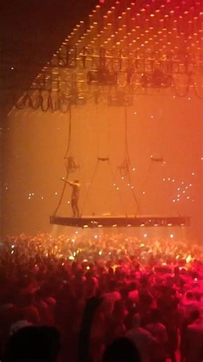 All Of The Lights - Kanye West (Saint Pablo Tour 2016)