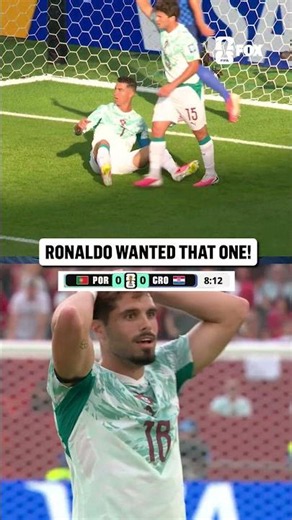 Pedro Neto and Cristiano Ronaldo have a chance to connect early 👀