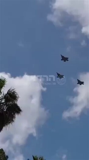 🇮🇱 Israeli Air Force jets flying low over Jerusalem ahead of Independence Day celebrations.