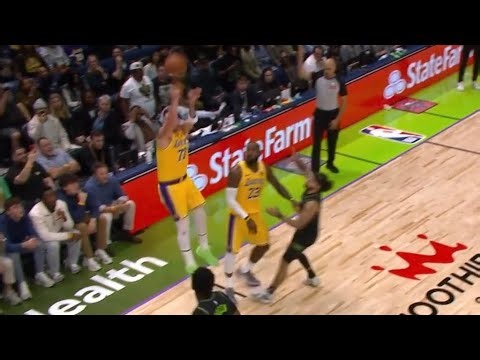 Luka Doncic CRAZY dagger 3 falling out of bounds to beat shot clock vs Pelicans 😱