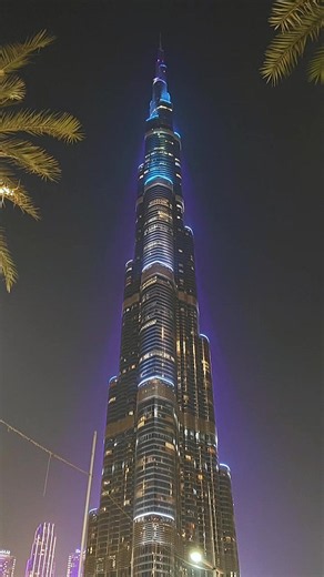 Burj Khalifa, the world’s tallest building, stands in Dubai. #dubai🇦🇪
