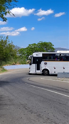 Leyland Climbing an ascent | Ashok Leyland roaring sound