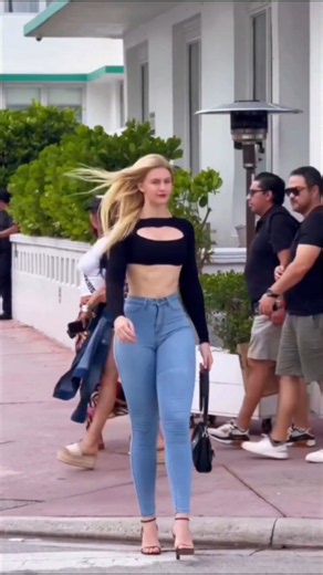 ‎🔥 Black Top & Skinny Jeans Outfit Ideas for Women 👖 | Summer Street Style 2026 #shorts