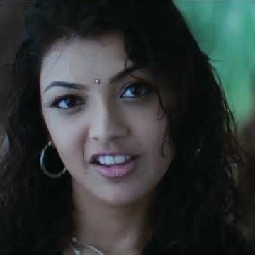 Ram Charan Kajal Aggarwal Ko Ek Lambi Kahani Suna Raha Hai