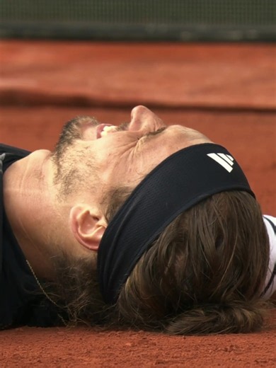 This comeback means a lot 🥹🇩🇪 #RolandGarros #SportsTikTok #Zverev #TennisEdit #Comeback @Alexander Zverev